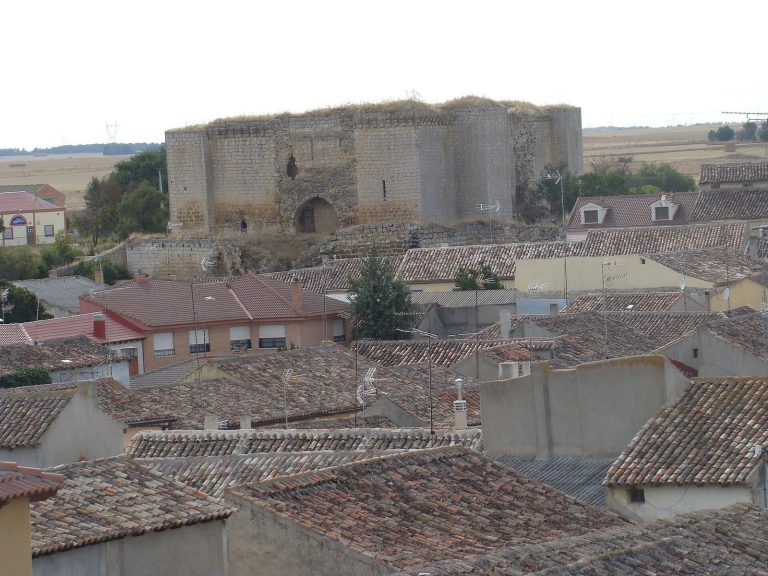 Castle of Villalba de los Alcores: Medieval Fortress in Spain
