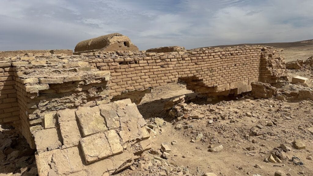 Qasr Tuba: An Umayyad Desert Palace and Caravanserai in Jordan 1 Qasr Tuba