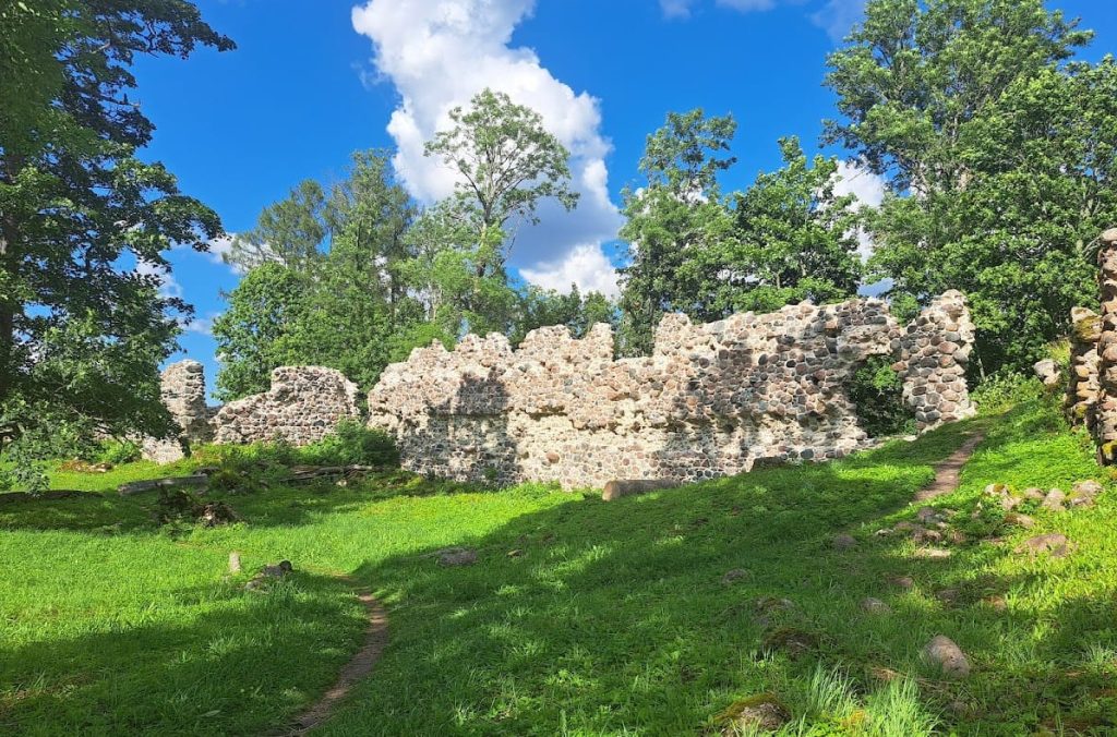 Helme Castle