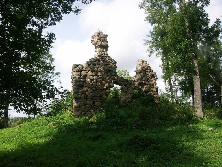 Helme Castle: A Medieval Livonian Order Fortress in Estonia