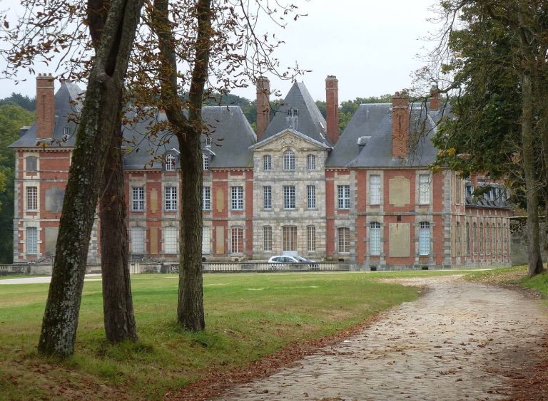Château de Baville: A Louis XIII-Style Estate in France