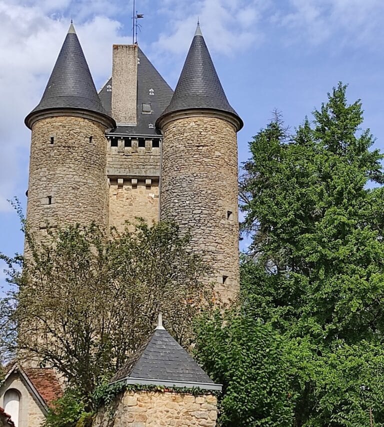 Château de Jouillat: A Medieval Defensive Keep in France