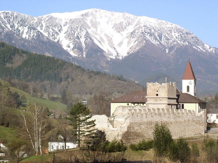 Puchberg Castle Ruins: A Medieval Hilltop Castle in Austria