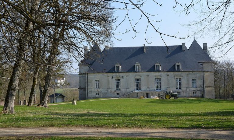 Château de Nuits: A Renaissance Château and Defensive Residence in France