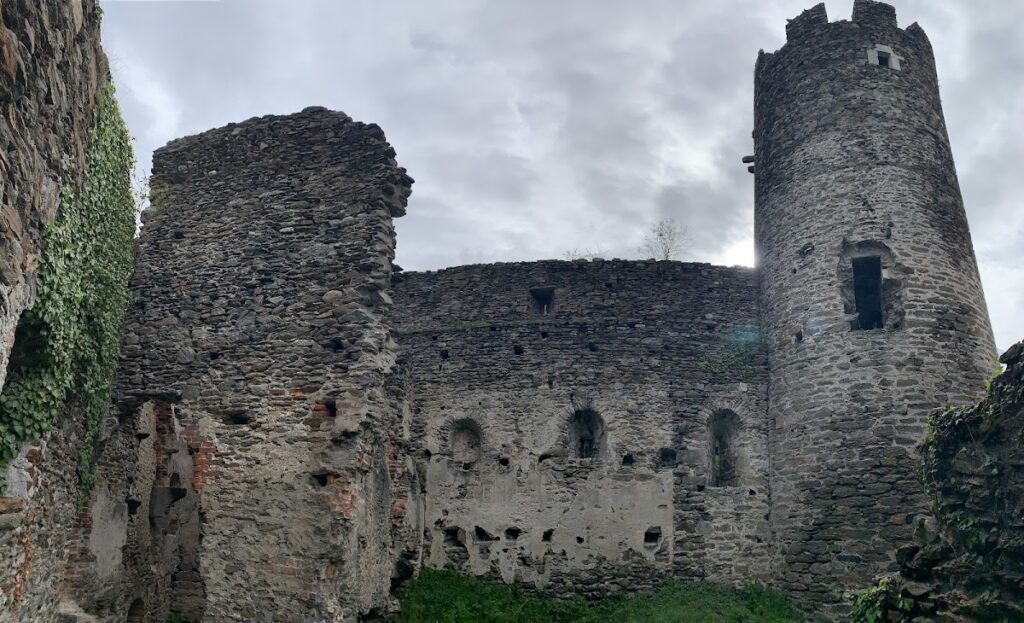 Château de Chantemerle: A Medieval Fortress in Tours-en-Savoie, France 8 Château de Chantemerle