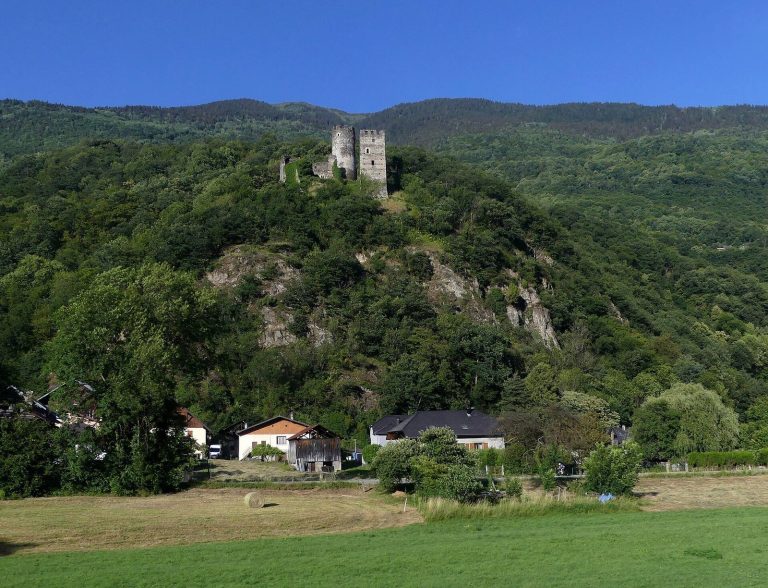 Château de Chantemerle: A Medieval Fortified Castle in Savoie