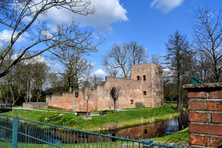 Burg Hüls: A Medieval Water Castle in Krefeld, Germany