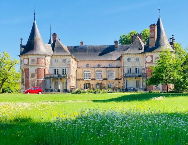 Château de Longecourt-en-Plaine: From Fortified House to Country Residence
