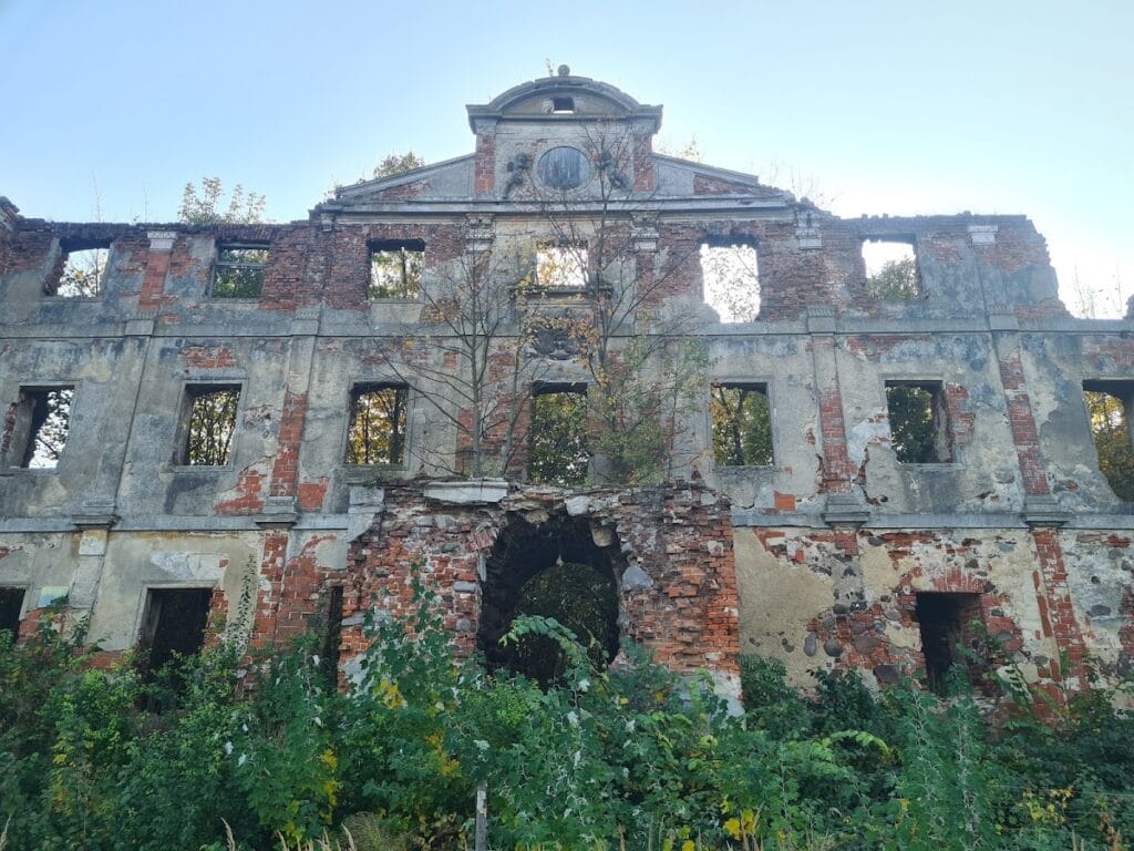 Ruins of the Baroque Castle in Czernina, Poland 3 Ruins of Baroque Castle in Czernina