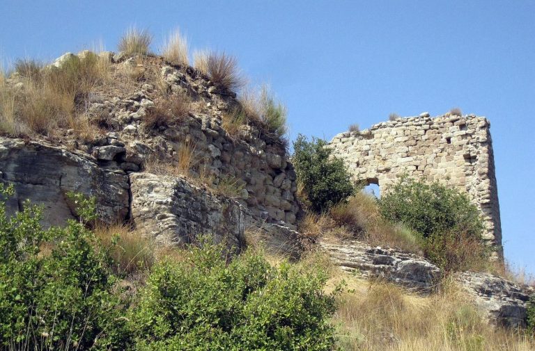Castell de Lluçà: A Romanesque Medieval Castle in Spain