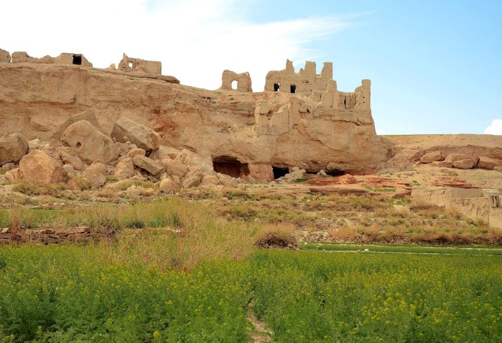 Izadkhast Castle: A Sasanian Fortified Settlement in Iran 2 Izadkhast Castle