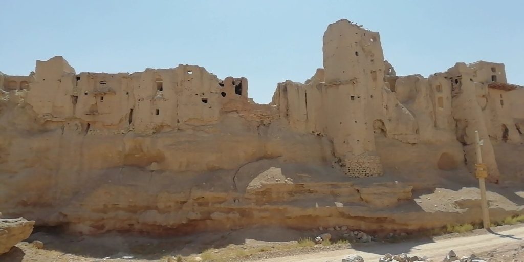 Izadkhast Castle: A Sasanian Fortified Settlement in Iran 3 Izadkhast Castle