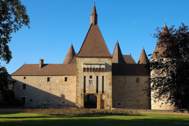 Château de Corcelles-en-Beaujolais: A Historic Fortified Residence in France
