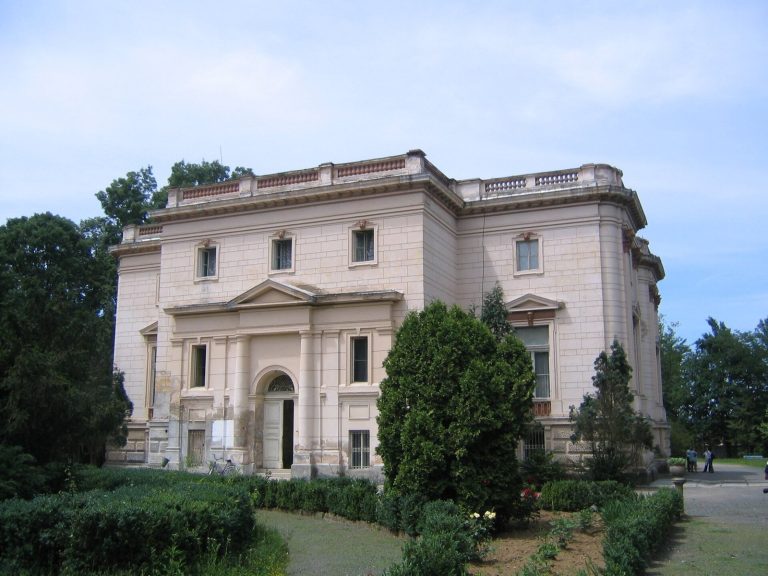 Mocioni-Teleki Castle: A Noble Estate Palace in Romania