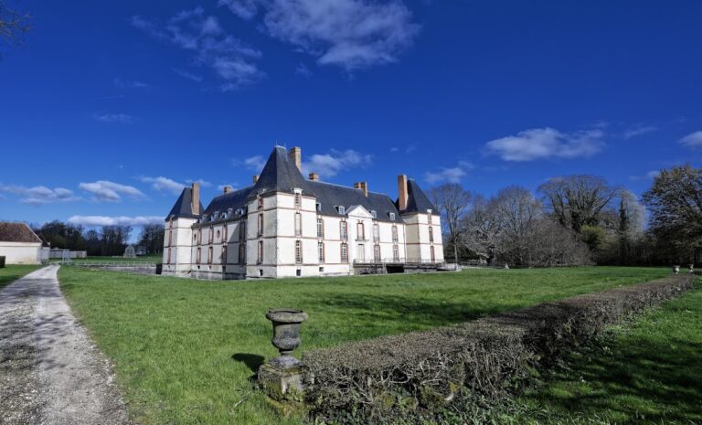 Château de Réveillon: A Historic French Estate with Renaissance Architecture