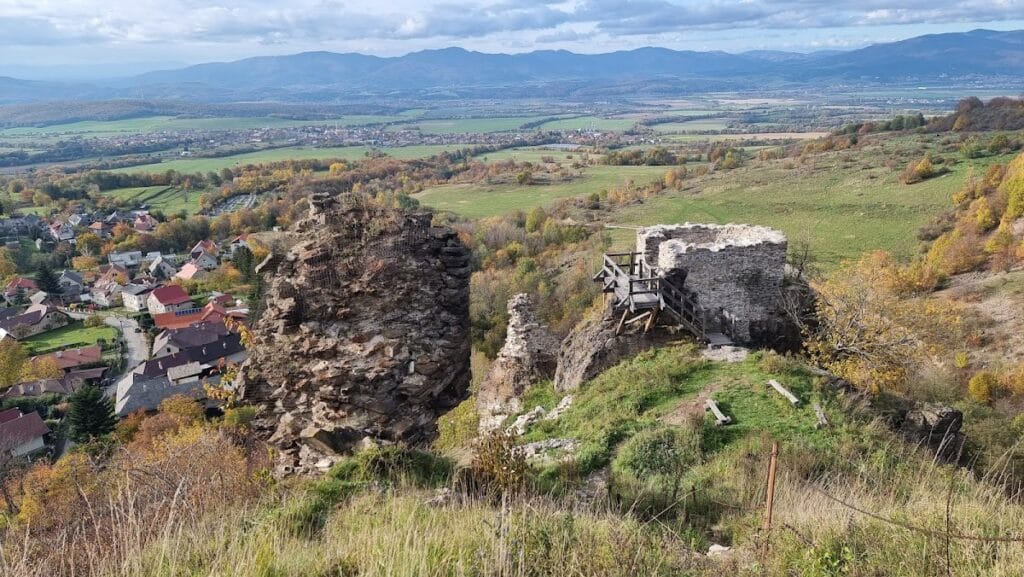 Sivý Kameň Castle
