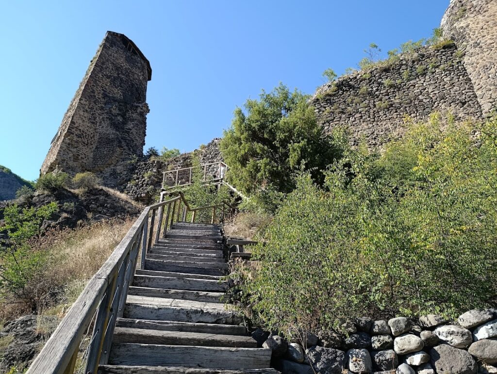 Şavşat Castle: A Medieval Georgian Fortress in Turkey 8 Şavşat Castle