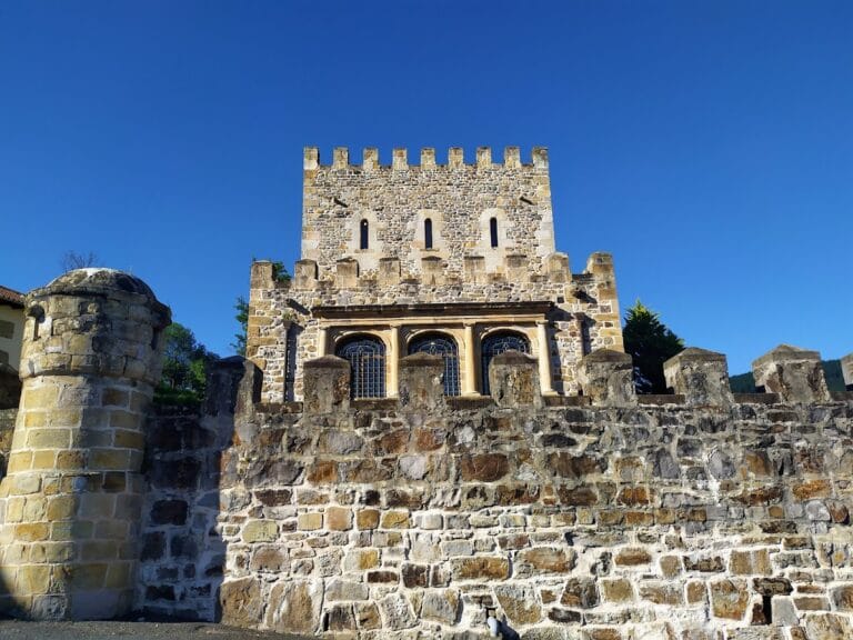 Casa de Juntas de Avellaneda: Historic Assembly Site in Sopuerta, Spain