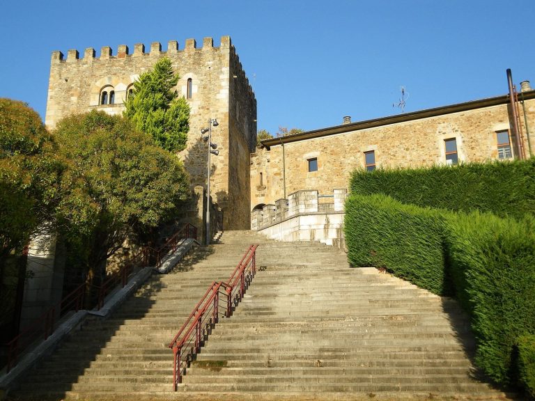 Casa de Juntas de Avellaneda: Historic Assembly Complex of Las Encartaciones