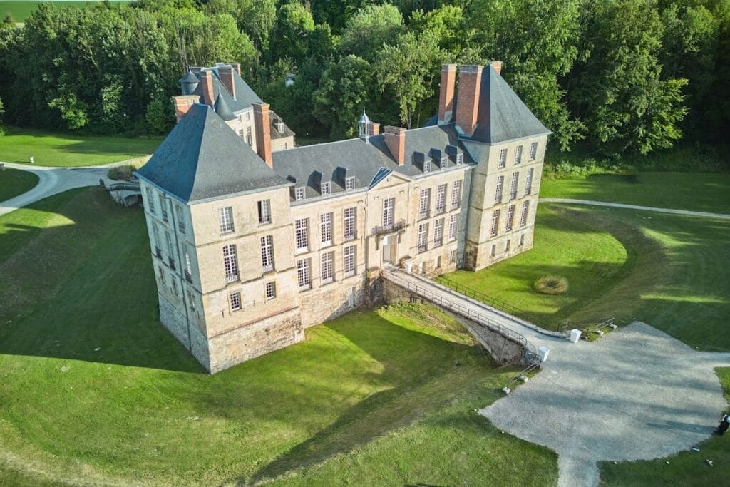 Château de Thugny-Trugny: A Historic Château in France 2 Château de Thugny-Trugny