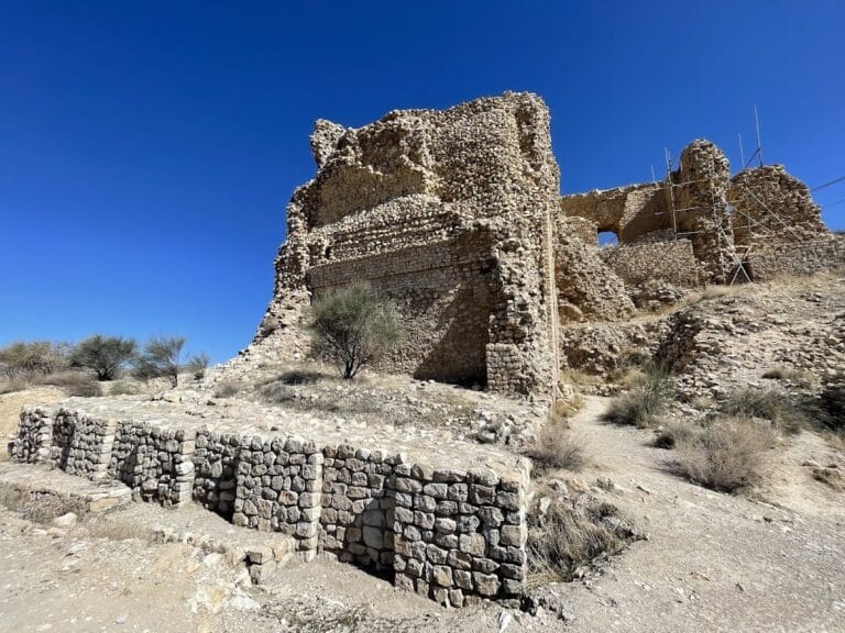 Qal’eh Dokhtar: An Early Sasanian Fortress near Firuzabad, Iran