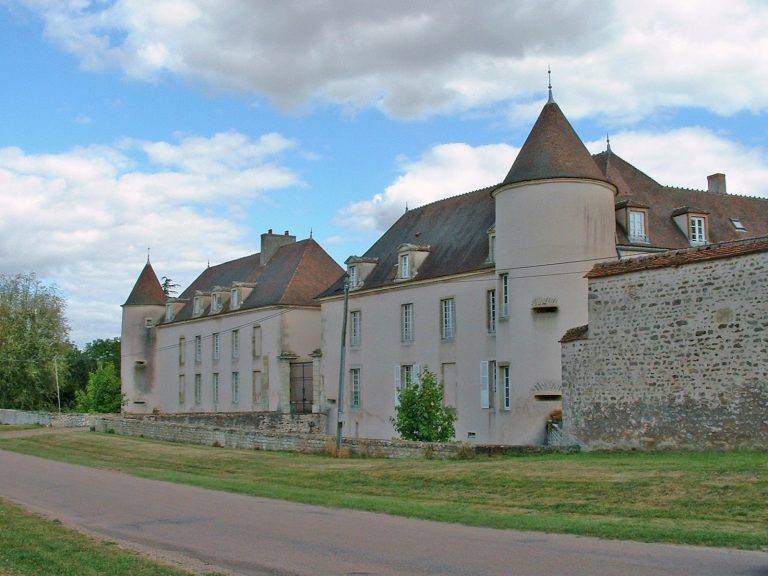 Ragny Castle: A Former Medieval Fortified Castle in France