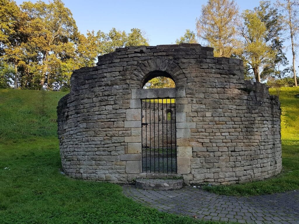 Burg Groitzsch: A Medieval Castle and Archaeological Earthwork in Germany 2 Burg Groitzsch