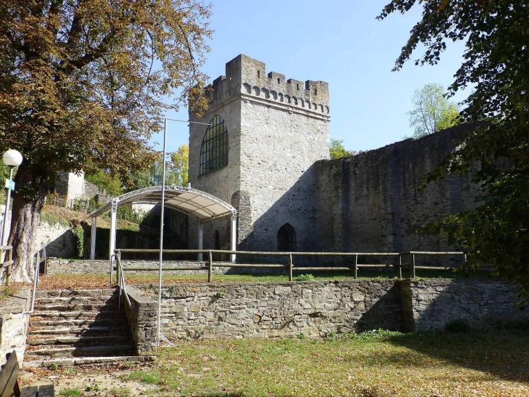 Burg Sonnenberg: A Medieval Spur Castle in Wiesbaden, Germany