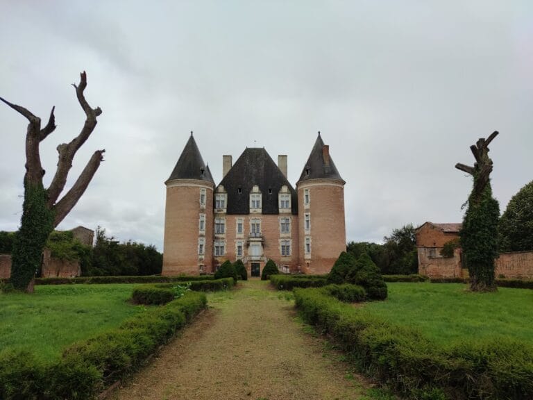Château de Saint-Élix-le-Château: A French Renaissance Residence