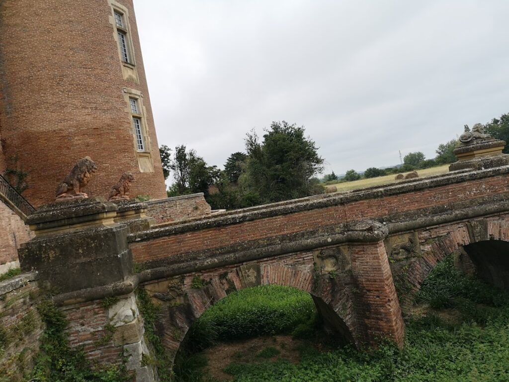 Château de Saint-Élix-le-Château: A Renaissance Residence in France 8 Château de Saint-Élix-le-Château