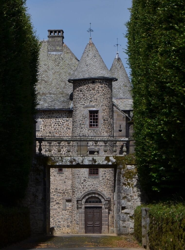 Château de Cordès: A Medieval Fortress and Residential Château in France 2 Château de Cordès