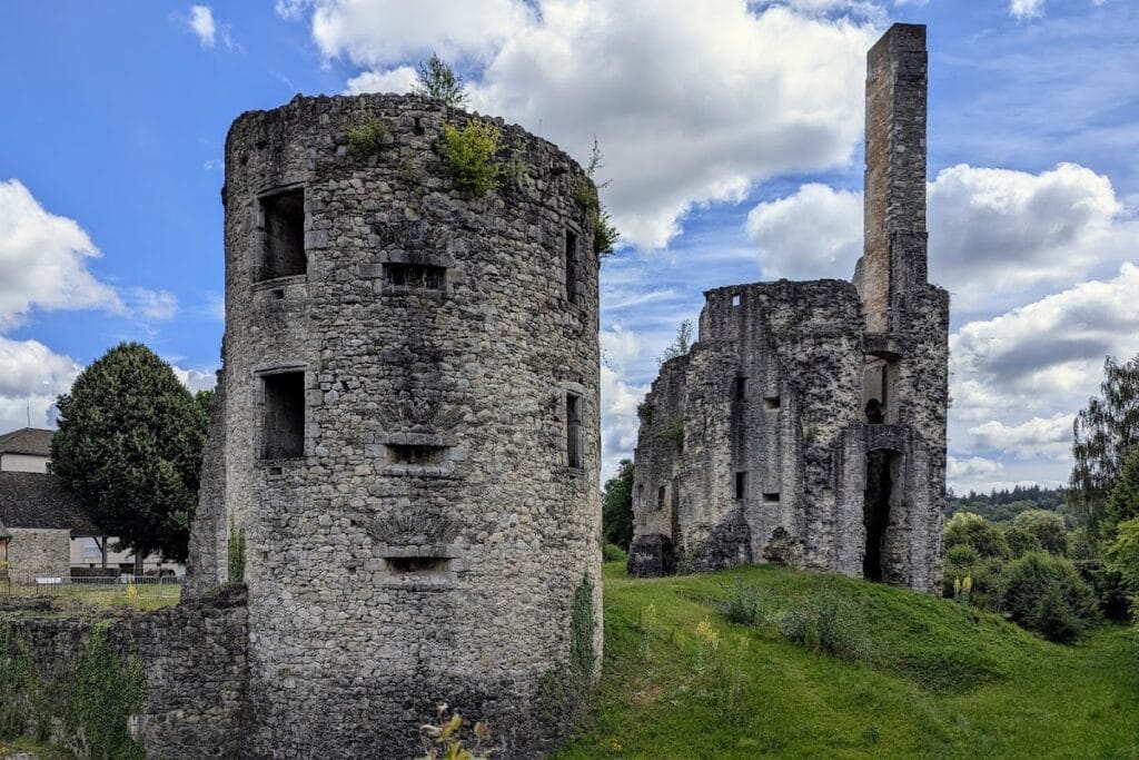Château des Cars: A Renaissance Castle and Pérusse Family Residence in France 1 Château des Cars