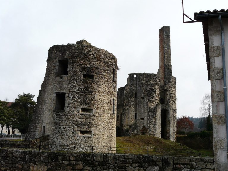 Château des Cars: A Renaissance Castle and Pérusse Family Residence in France