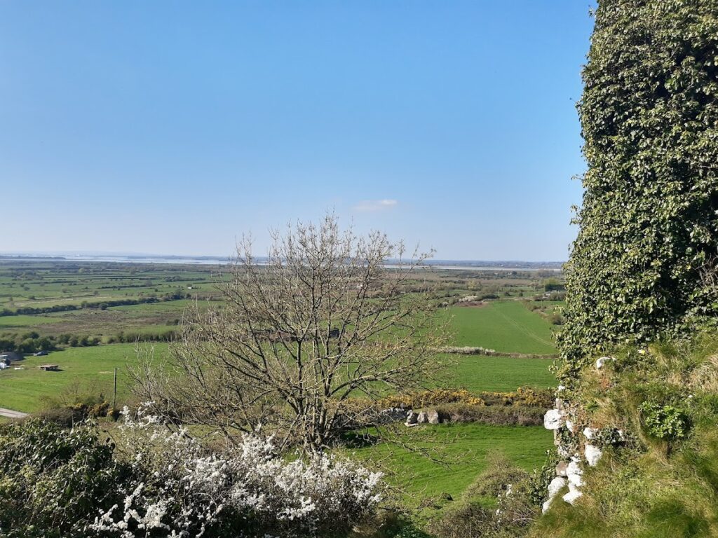 Carrigogunnell Castle: A Medieval Fortress in Ireland 7 Carrigogunnell