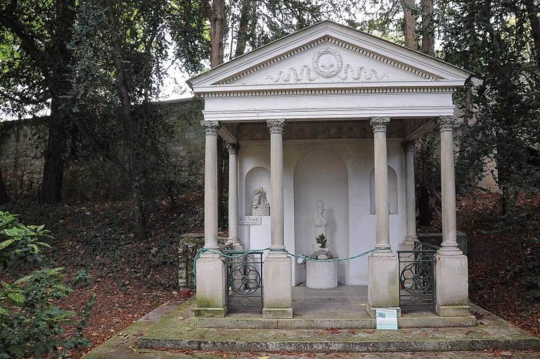 Château de la Petite Malmaison: An Empire-Style Reception Pavilion in France