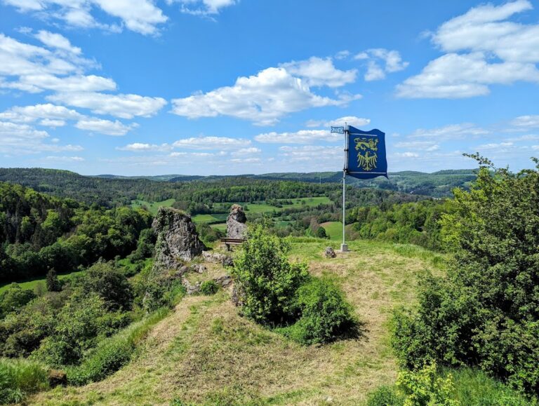 Burgstall Niesten: A Medieval Fortress in Weismain, Germany