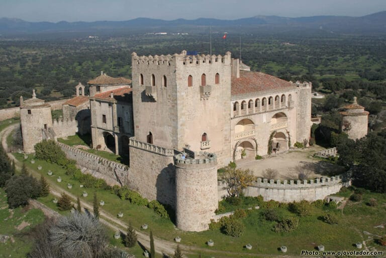 Castillo de Piedrabuena: A Historic Fortress in San Vicente de Alcántara, Spain