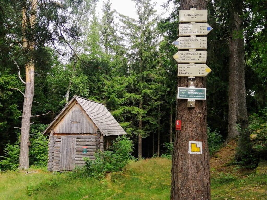 Louzek Castle: A Medieval Fortress in the Czech Republic 10 Louzek