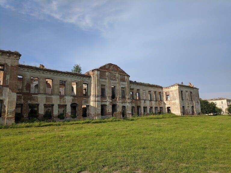 Starozaslavsky Castle: A Historic Fortress in Iziaslav, Ukraine