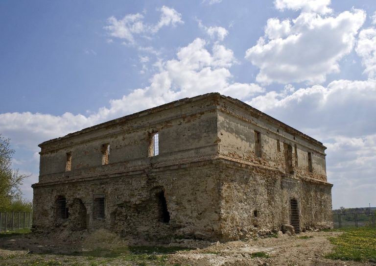 Starozaslavsky Castle: A Fifteenth-Century Castle Storehouse in Ukraine