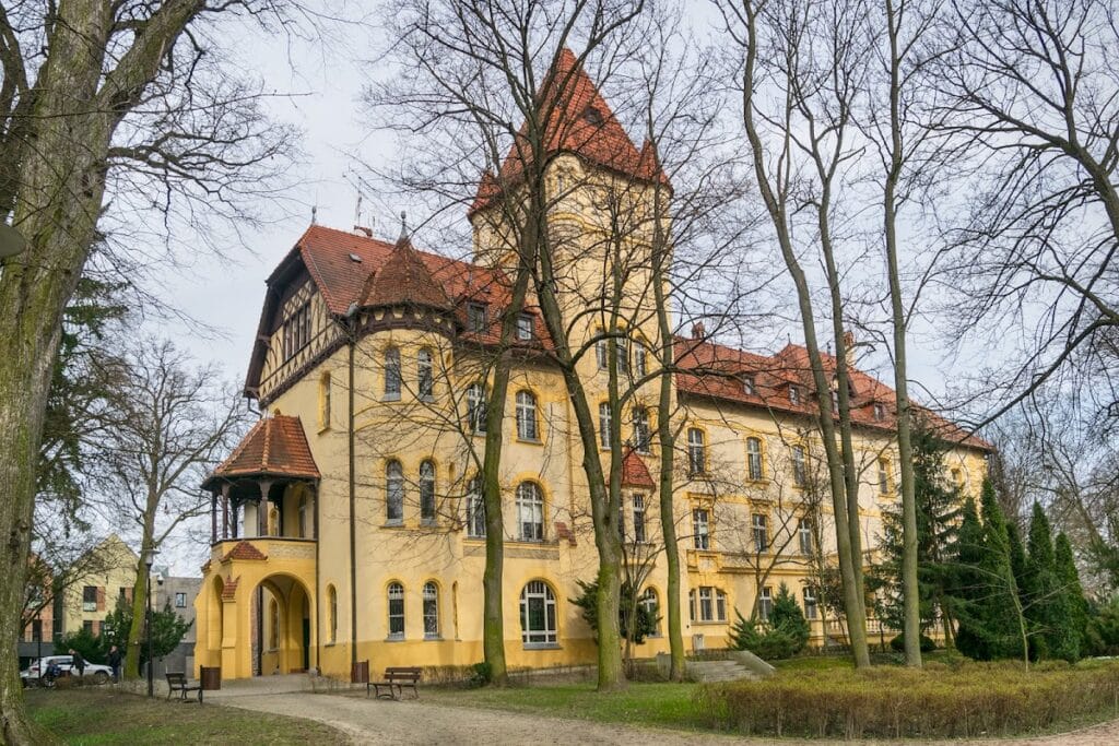 Osieczna Castle: A Medieval Stronghold and Historic Residence in Poland 2 Osieczna Castle