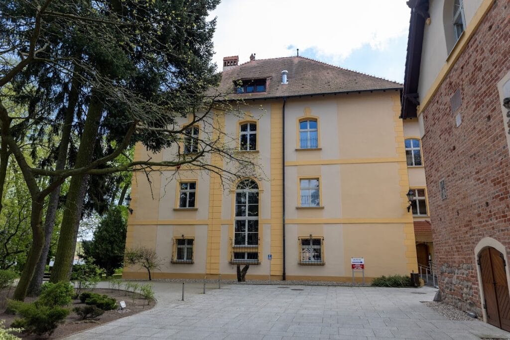 Osieczna Castle: A Medieval Stronghold and Historic Residence in Poland 3 Osieczna Castle
