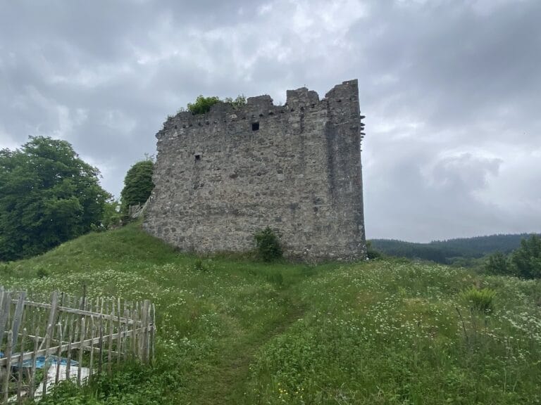 Old Lachlan Castle: A Historic Scottish Clan Stronghold
