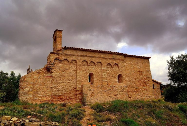 Castell de Queralt (Bellprat): A Medieval Frontier Fortress in Spain