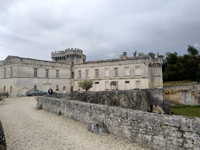 Château de la Tranchade: A Historic Medieval Fortress in Garat, France