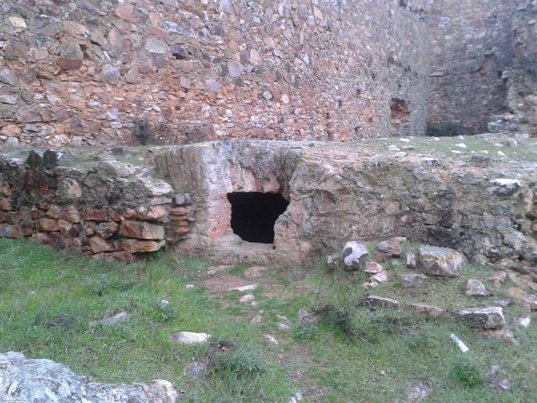 Castle of Herrera del Duque: A Fifteenth- or Sixteenth-Century Fortress in Spain