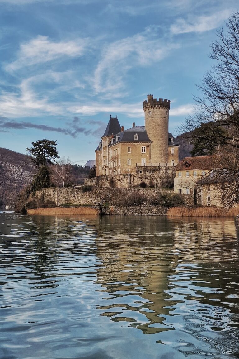 Château de Duingt: A Medieval Fortress in Duingt, France