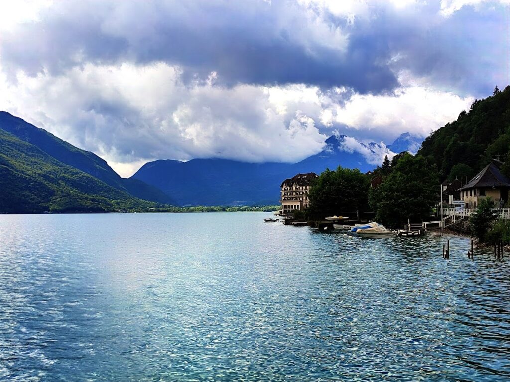 Château de Duingt: A Medieval Fortress in Duingt, France 8 Château de Duingt