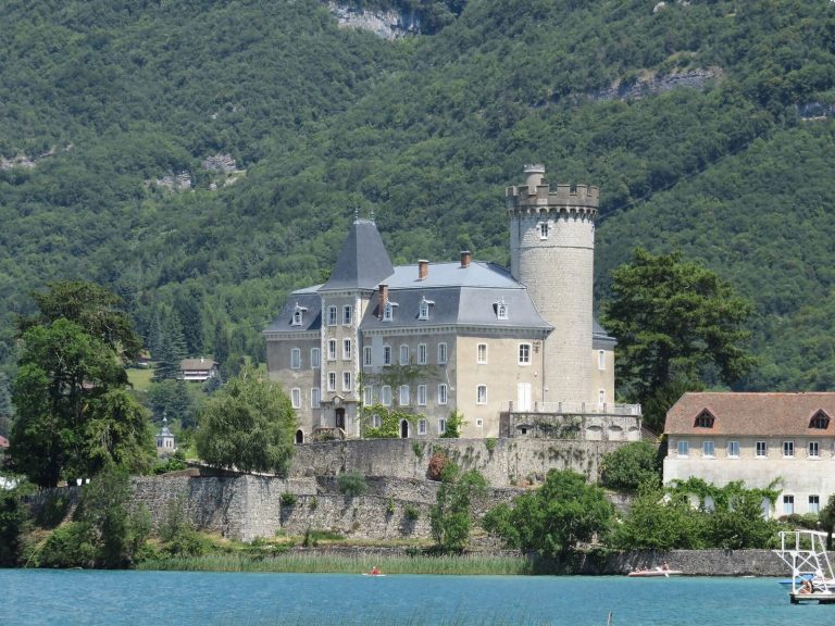 Château de Duingt: A Medieval Fortified Castle in France