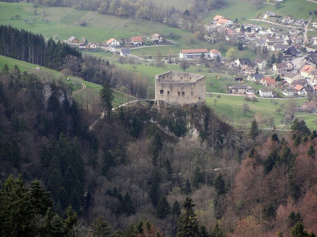 Gilgenberg Castle Ruin: A Medieval Administrative Castle in Switzerland 1 Gilgenberg castle ruin